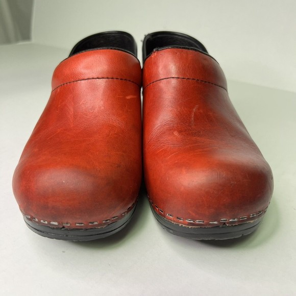Dansko Red Leather Professional Comfort Mule Slip On Clogs Size 37 / 7 - Picture 2 of 10